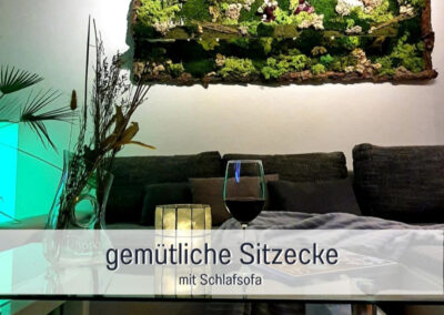 Gemütliche Sitzecke mit Schlafsofa